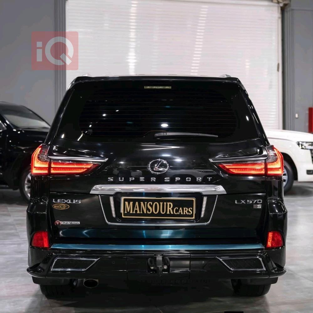 Lexus LX